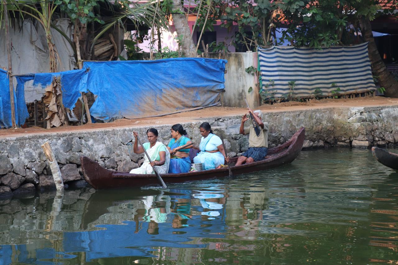 Friends Cruise, Nightstay Houseboat Alappuzha Экстерьер фото