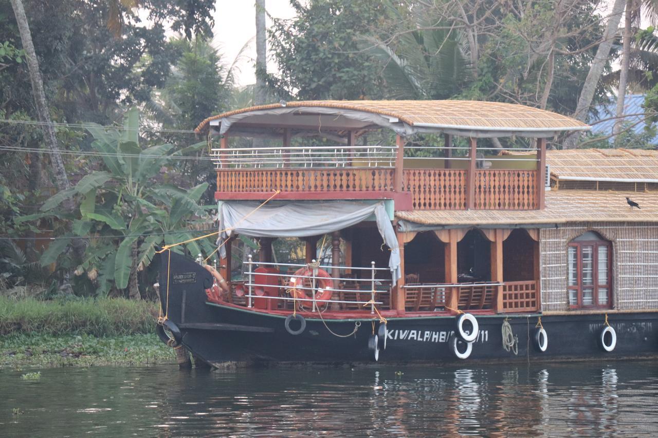 Friends Cruise, Nightstay Houseboat Alappuzha Экстерьер фото